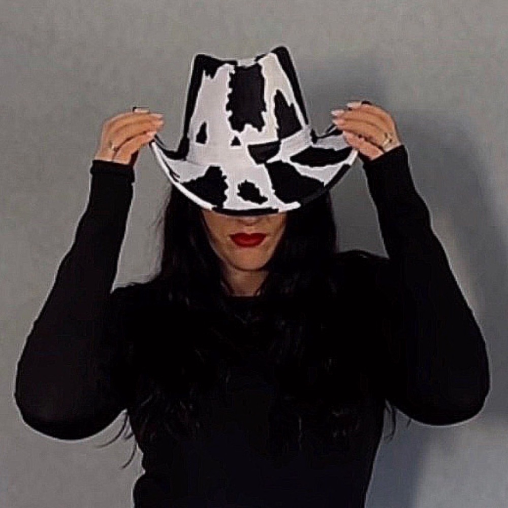 Cow Print Flare Chaps - Black and White 🤠 - Picture 5 of 7